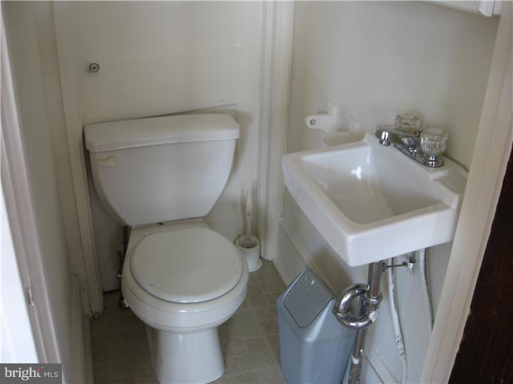 934 East Rittenhouse Street Philadelphia, PA 19138 - Photo 12 of 24 Half Bath