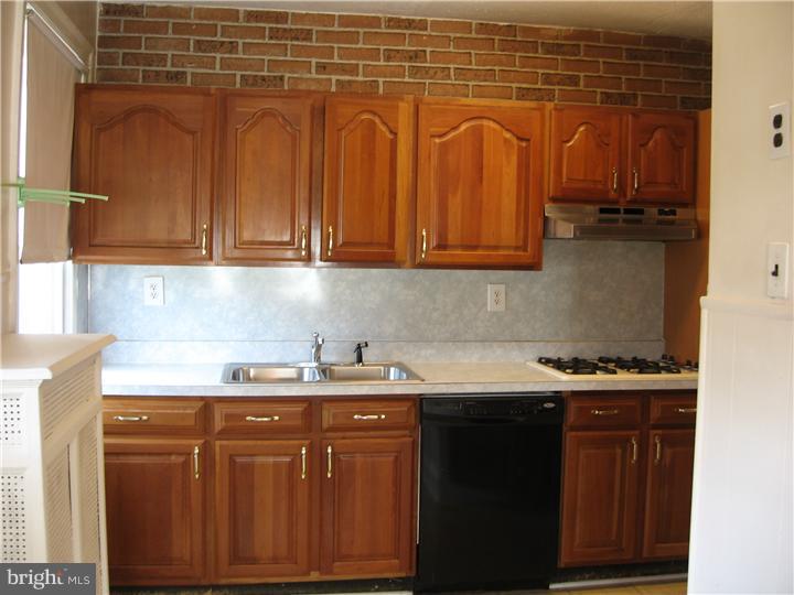 934 East Rittenhouse Street Philadelphia, PA 19138 - Photo 10 of 24 Kitchen