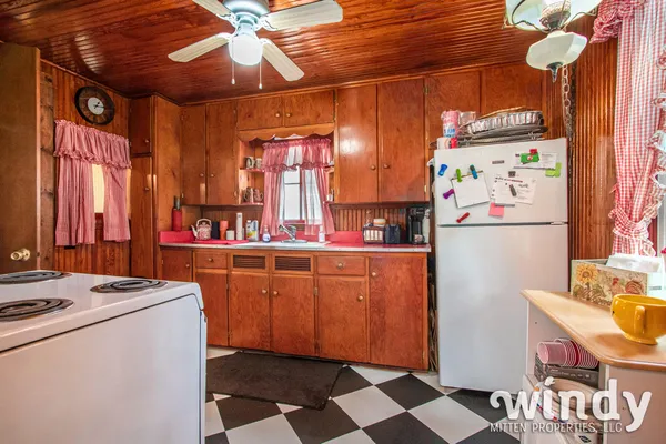 $949,000 | 5412 Forest Avenue, Watervliet, MI 49098
