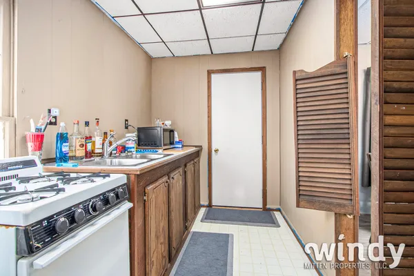 $949,000 | 5412 Forest Avenue, Watervliet, MI 49098