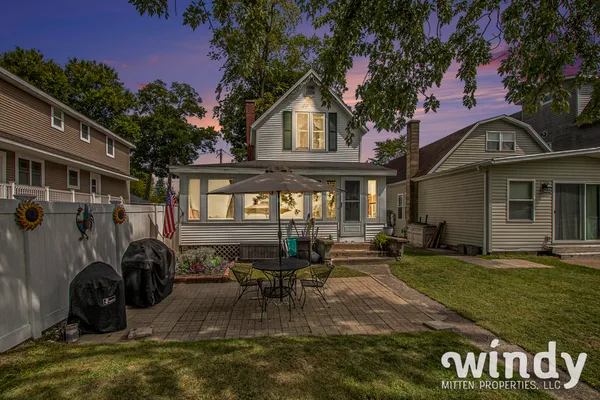 $949,000 | 5412 Forest Avenue, Watervliet, MI 49098
