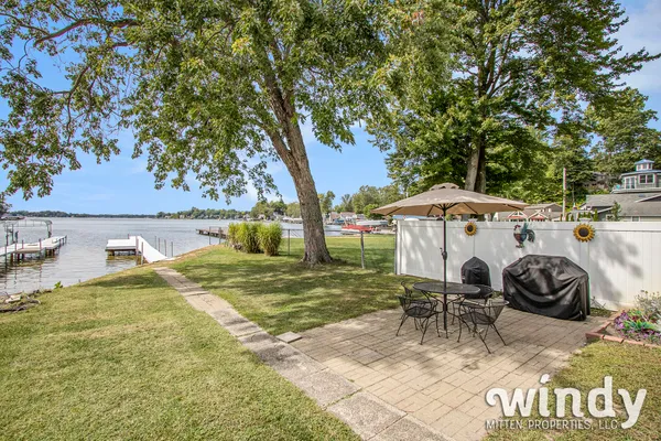 $949,000 | 5412 Forest Avenue, Watervliet, MI 49098