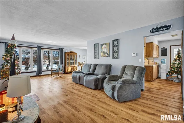 $274,900 | 107 Brookwood Court, Washington, IL 61571