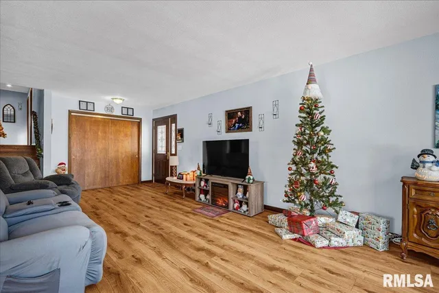 $274,900 | 107 Brookwood Court, Washington, IL 61571