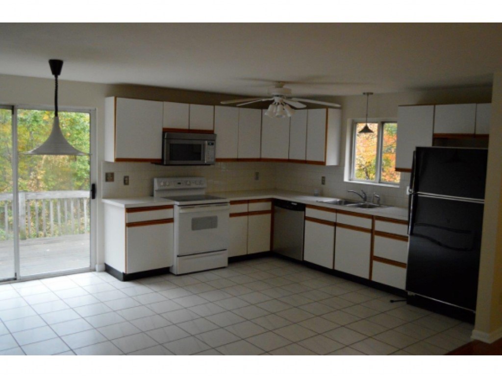 54 R Kilrea Road, Unit R Derry, NH 03038 - Photo 3 of 10