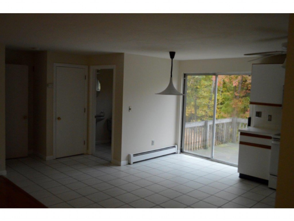 54 R Kilrea Road, Unit R Derry, NH 03038 - Photo 4 of 10