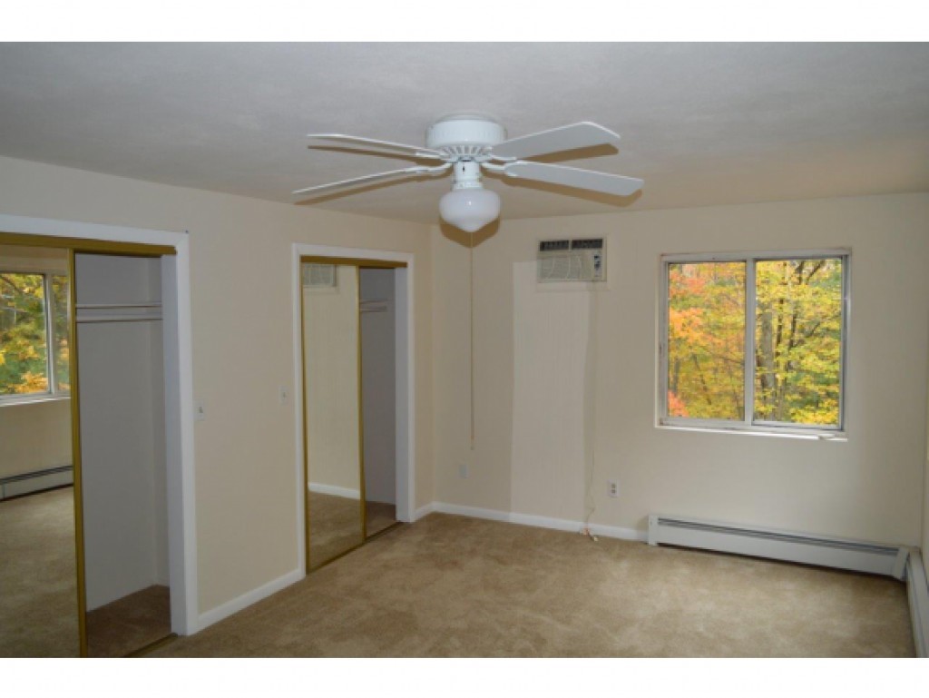54 R Kilrea Road, Unit R Derry, NH 03038 - Photo 8 of 10