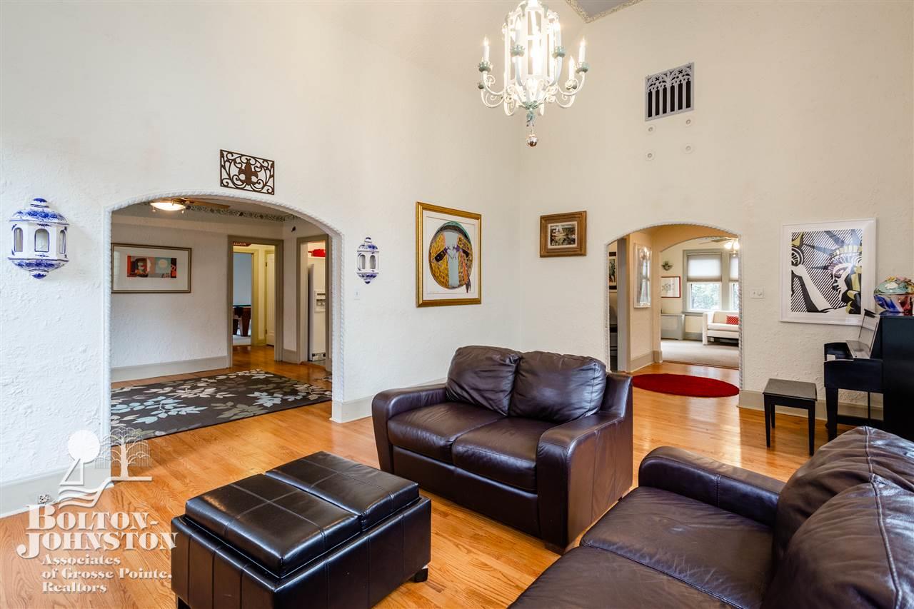 590 Barrington Road Grosse Pointe Park, MI 48230 - Photo 13 of 63