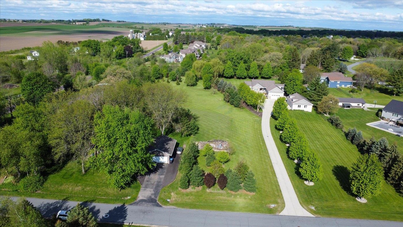 6415 South Windsor Prairie Road DeForest, WI 53532 - Photo 8 of 49 Gallery Image 8