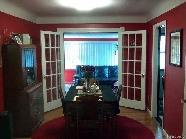 15520 Meadowbrook Road Redford, MI 48239 - Photo 4 of 25 2012-06-05_16-13-12_244.jpg