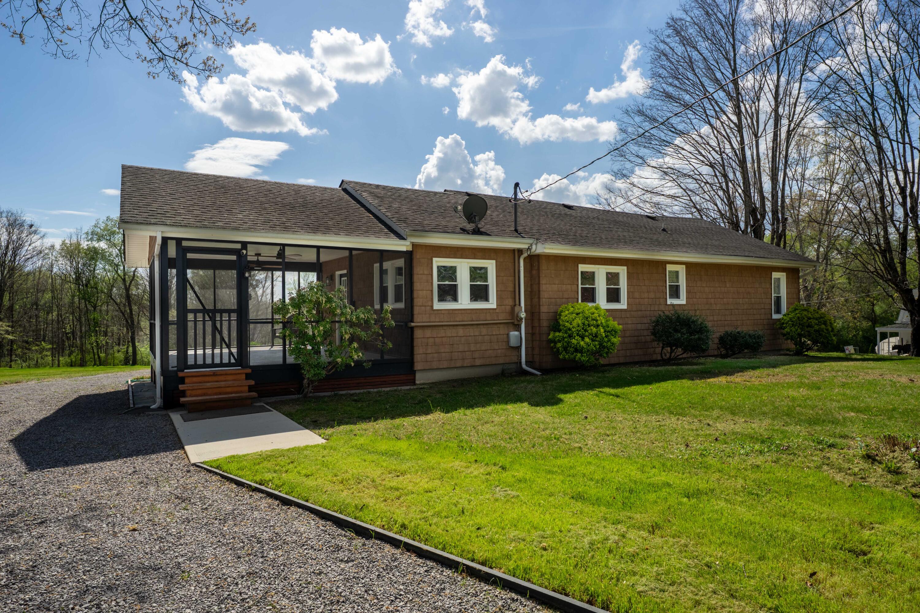 1616 Roberson Road Hixson, TN 37343 - Photo 1 of 34 Exterior