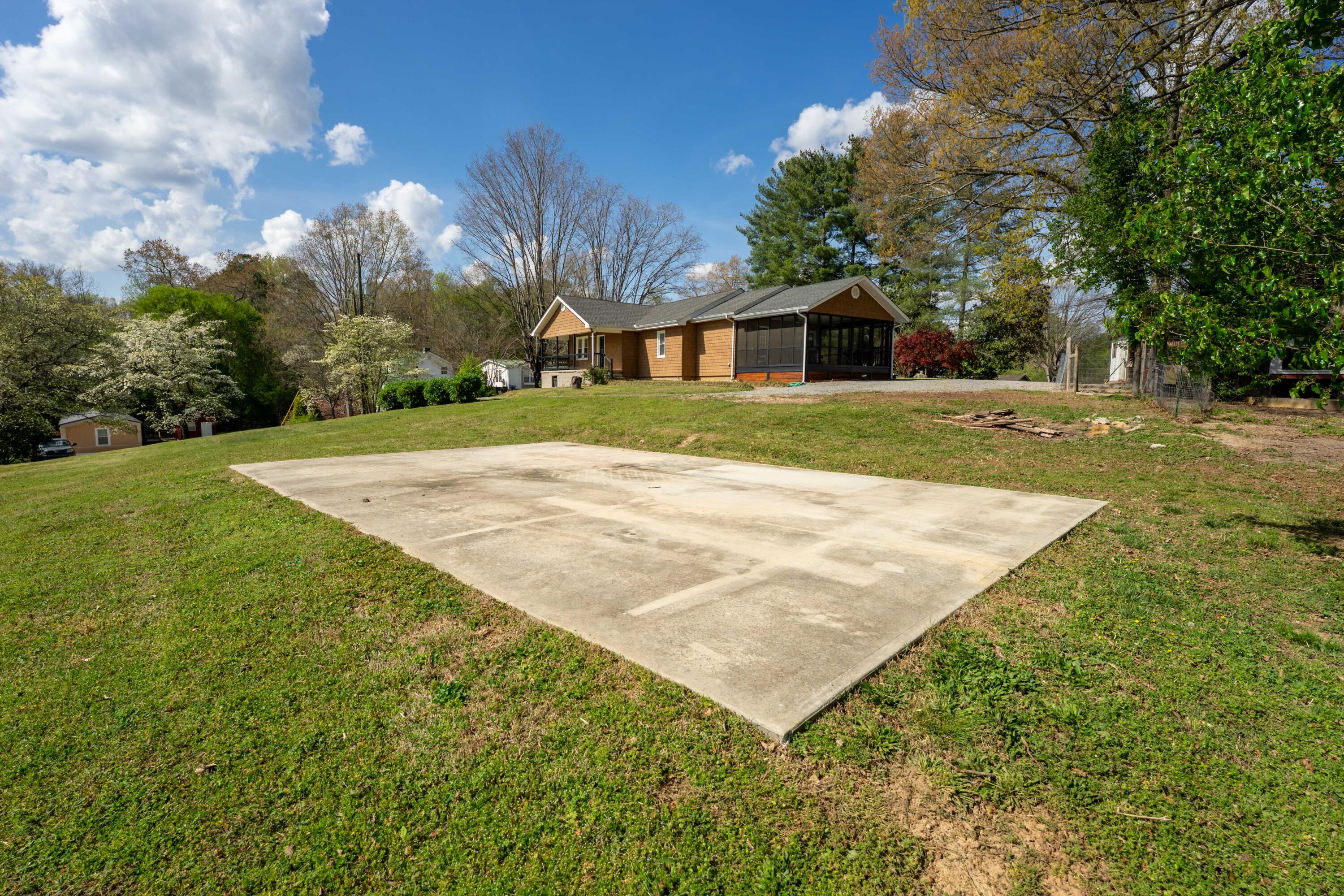 1616 Roberson Road Hixson, TN 37343 - Photo 27 of 34 Concrete slab