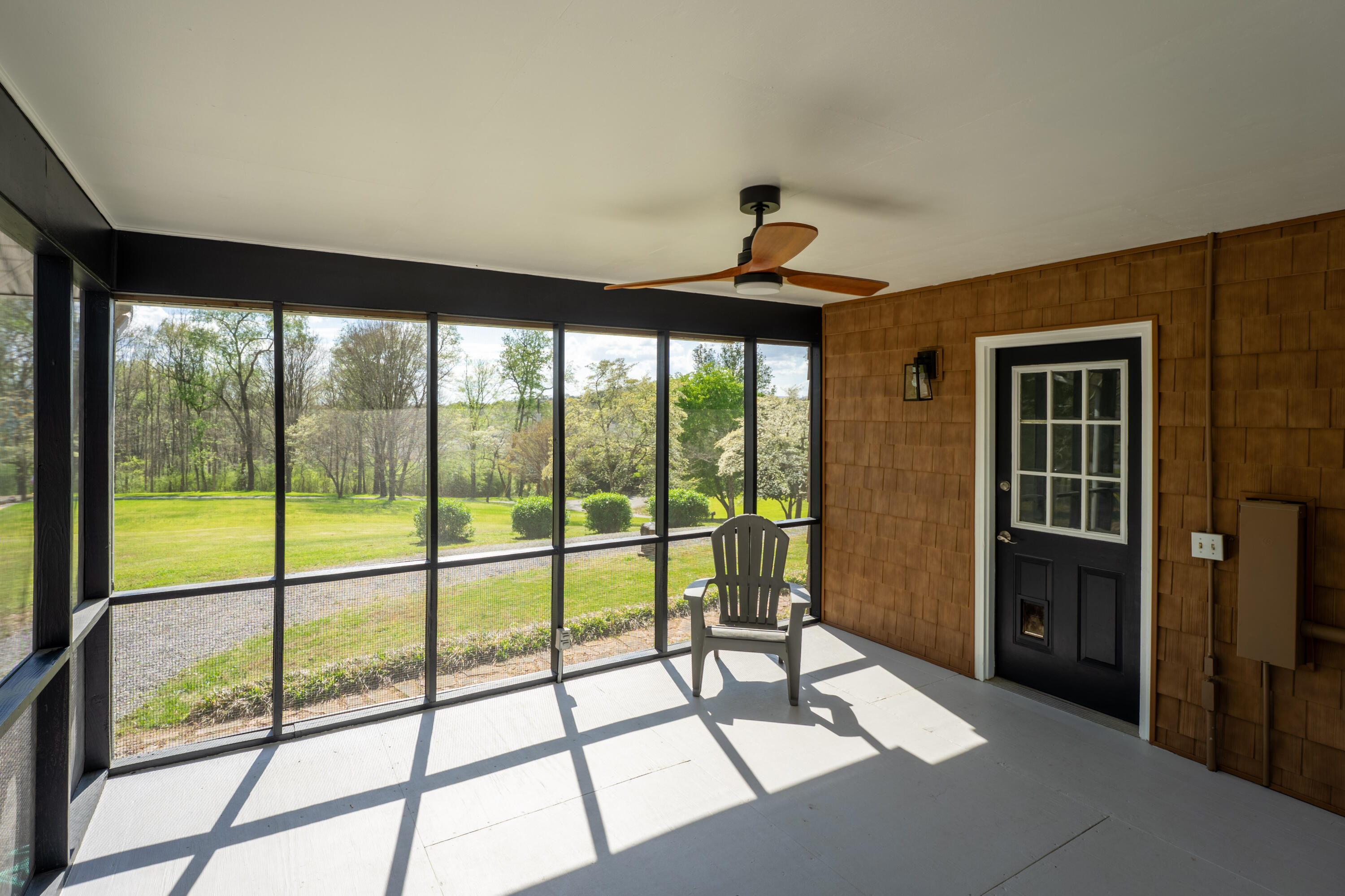 1616 Roberson Road Hixson, TN 37343 - Photo 34 of 34 Screened in Porch