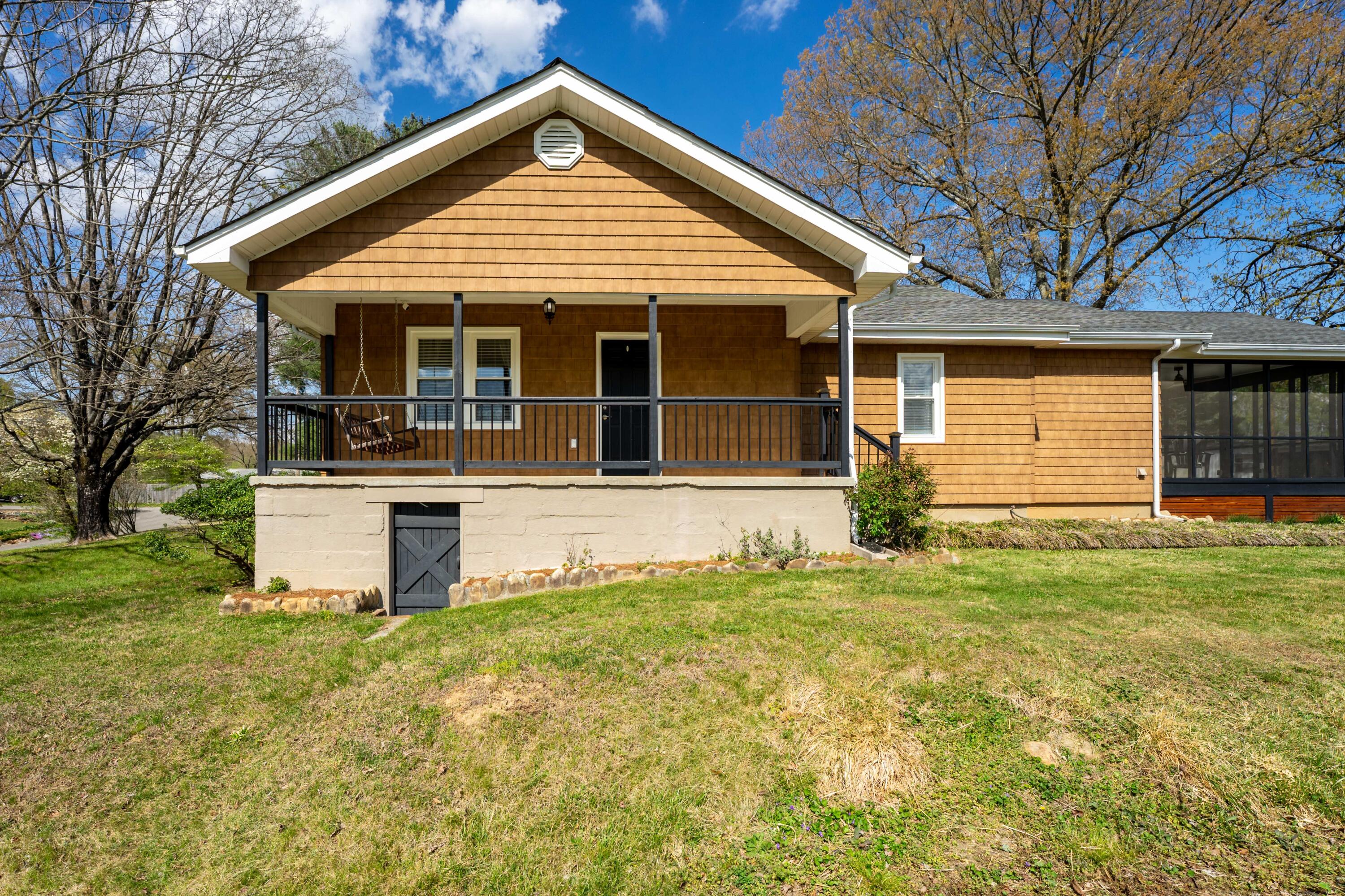 1616 Roberson Road Hixson, TN 37343 - Photo 4 of 34 Exterior 7