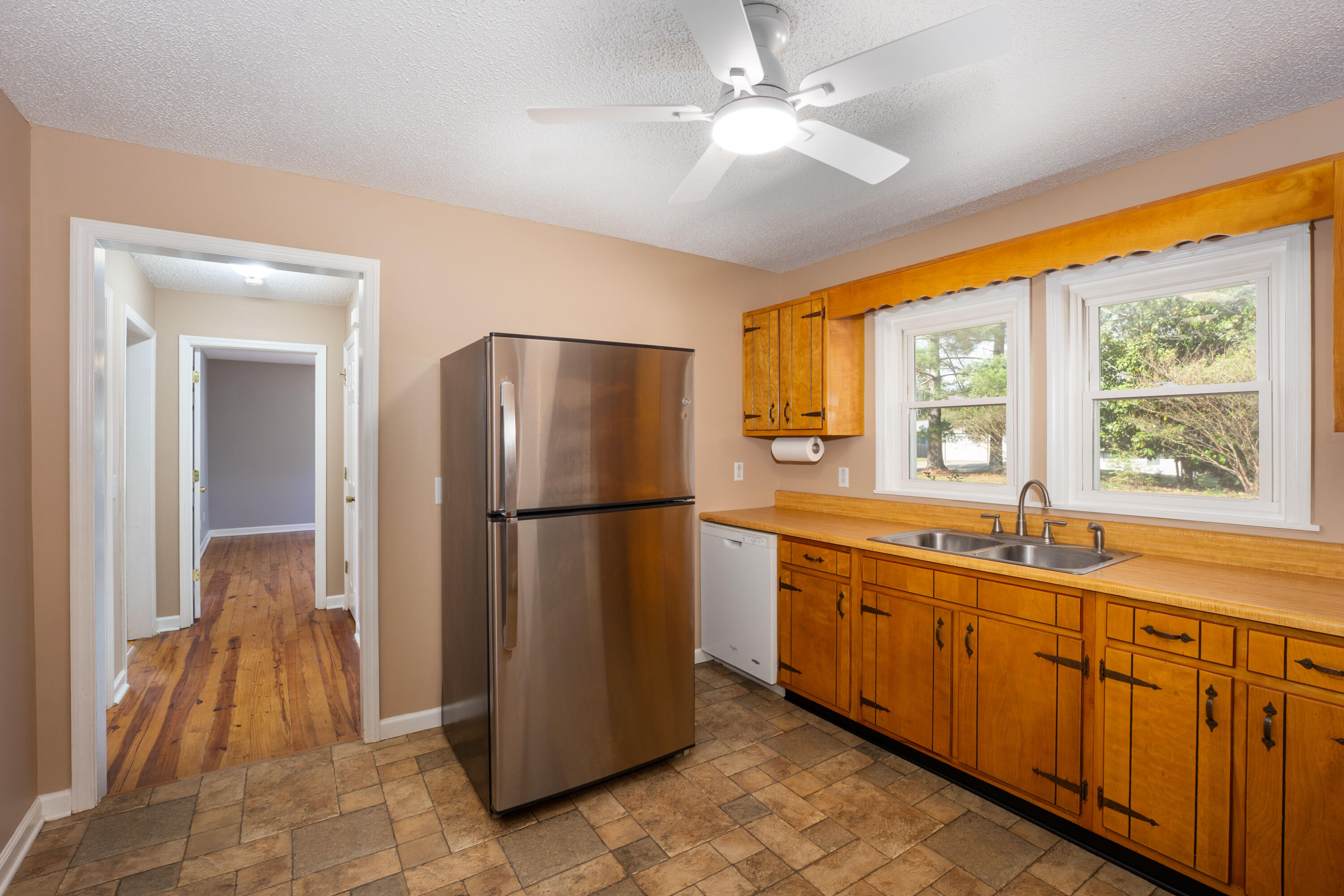 1616 Roberson Road Hixson, TN 37343 - Photo 10 of 34 Kitchen 2