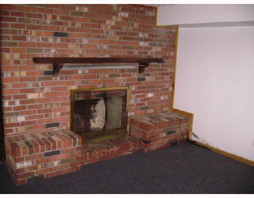 672 McCaslin Road New Castle, PA 16101 - Photo 5 of 13 Den/Family/Great Room.
