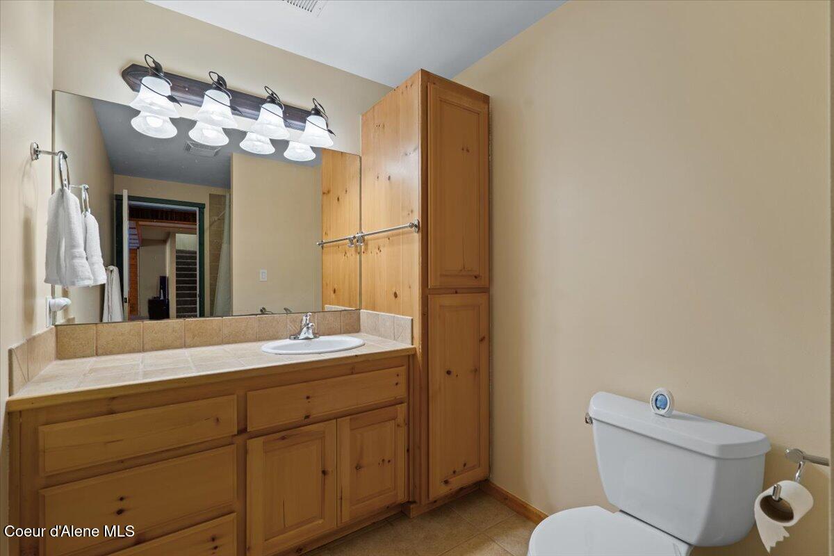 2447 East Garwood Road Hayden, ID 83835 - Photo 40 of 56 Full bath