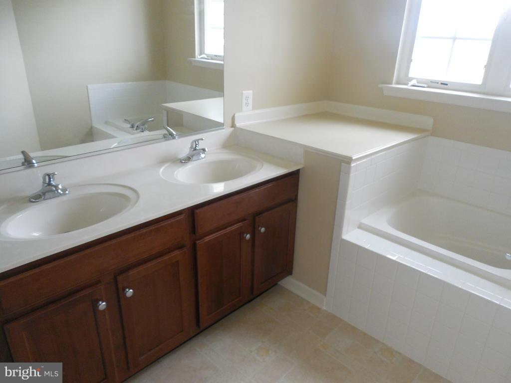 1205 Steed Street Ranson, WV 25438 - Photo 10 of 30 Bath (Master)