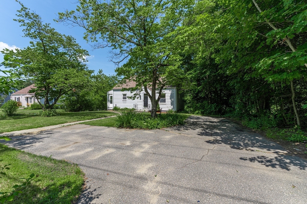 152 Southbridge Road Dudley, MA 01571 - Photo 29 of 33