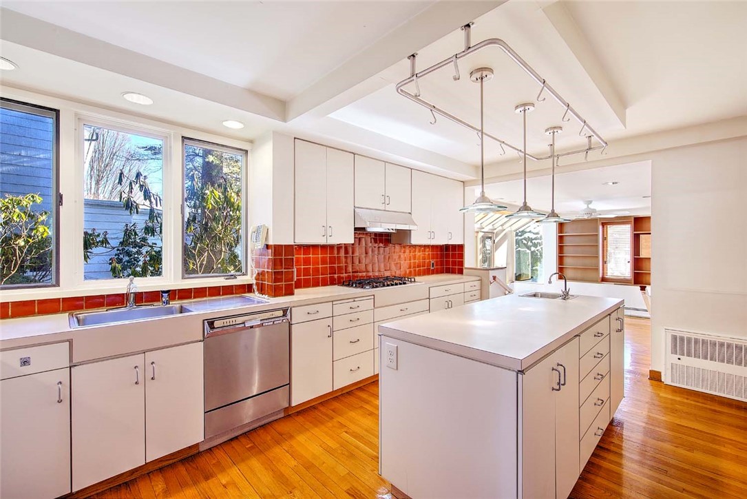 39 Harwich Road Providence, RI 02906 - Photo 13 of 49