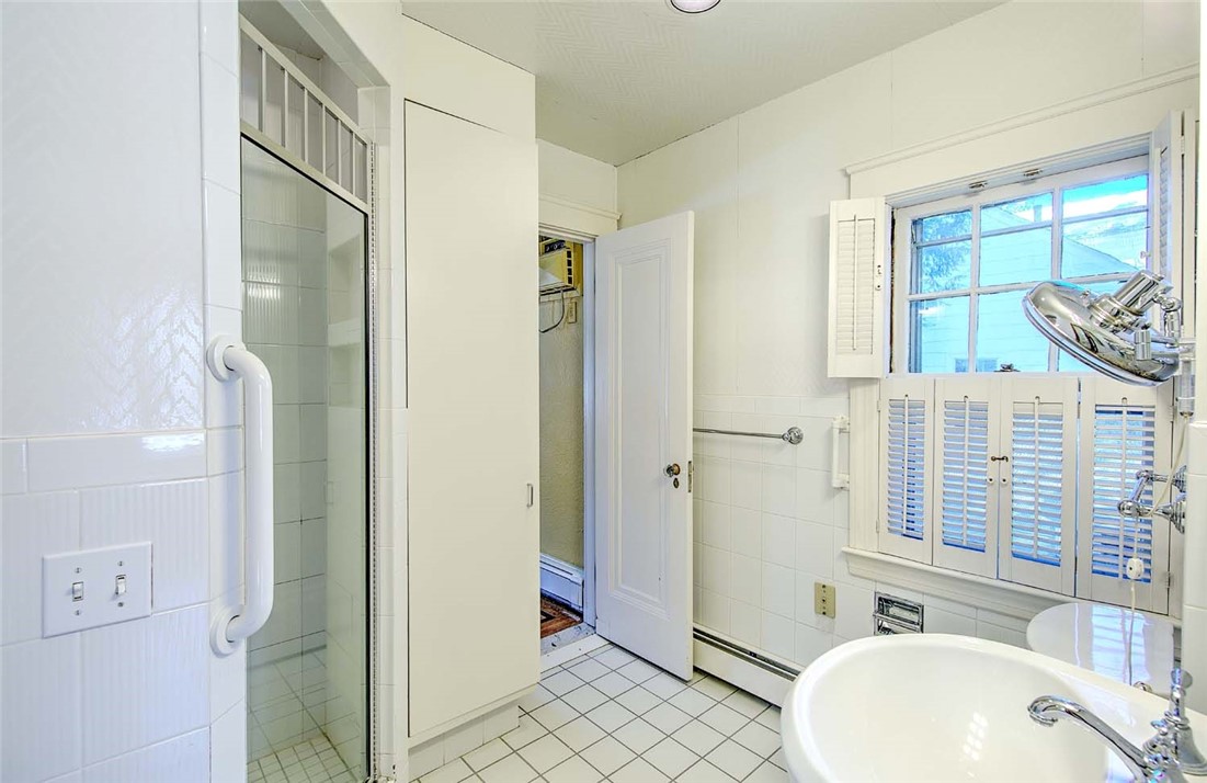 39 Harwich Road Providence, RI 02906 - Photo 27 of 49