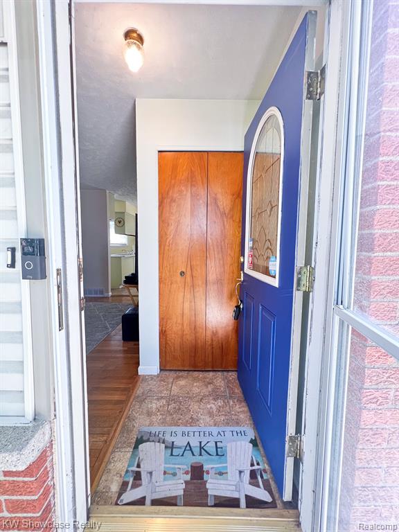 880 Lambkins Road Saline, MI 48176 - Photo 2 of 21 Gallery Image 2