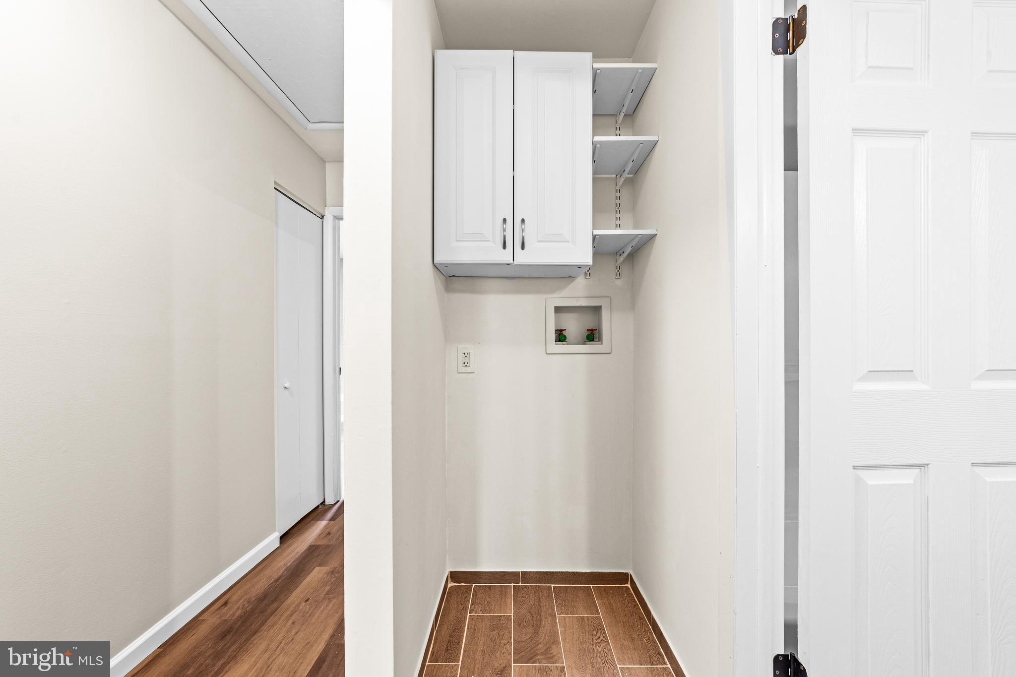 88 Delaware Drive Pennsville, NJ 08070 - Photo 11 of 26 a view of walk in closet with white walls