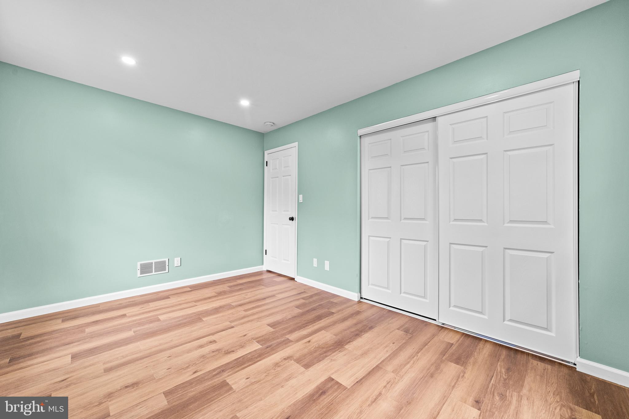 88 Delaware Drive Pennsville, NJ 08070 - Photo 15 of 26 a view of empty room