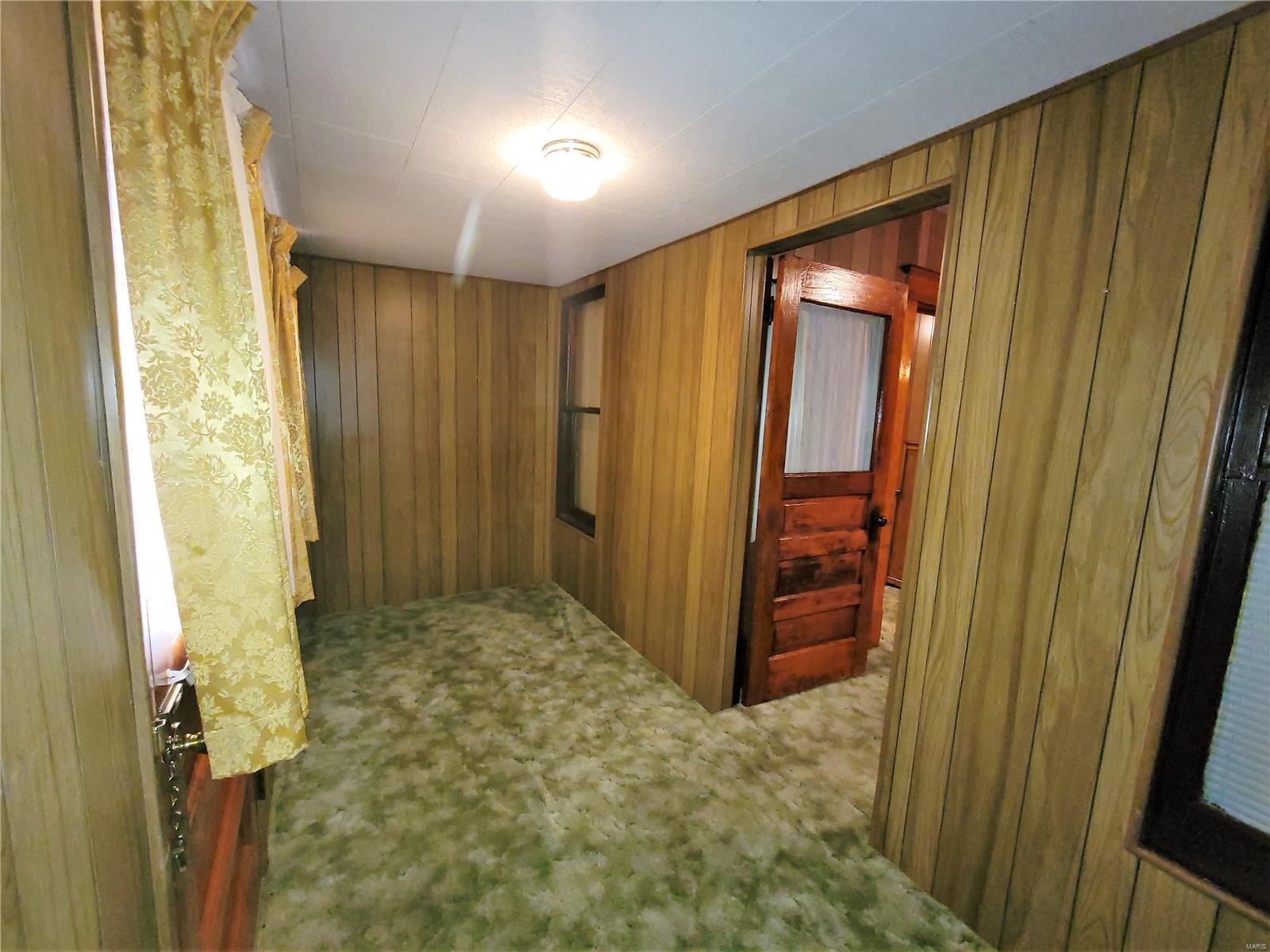 2011 Summit Street Hillsboro, IL 62049 - Photo 11 of 12 Gallery Image 11