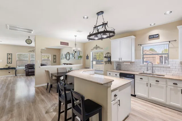 $400,000 | 28435 Lockeridge Creek Drive, Spring, TX 77386