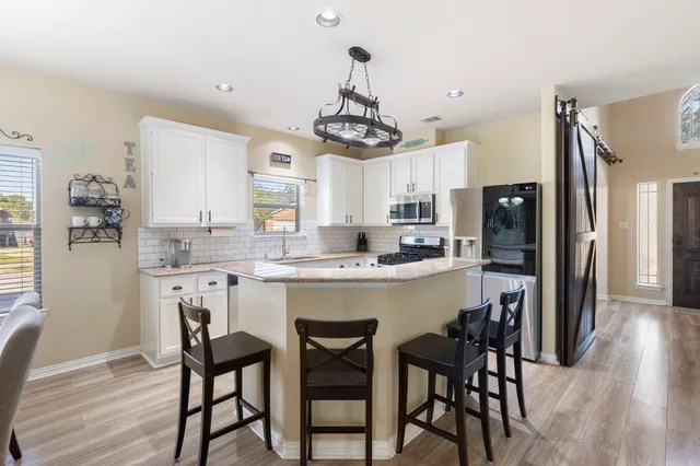 $400,000 | 28435 Lockeridge Creek Drive, Spring, TX 77386