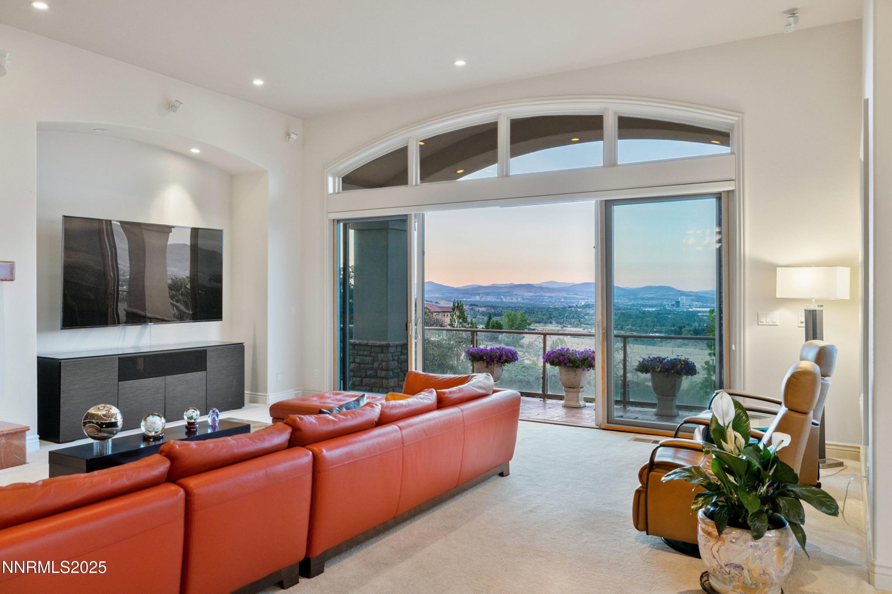 3387 Nambe Drive Reno, NV 89511 - Photo 4 of 45 004_68-web-or-mls-3387_nambe-59_7