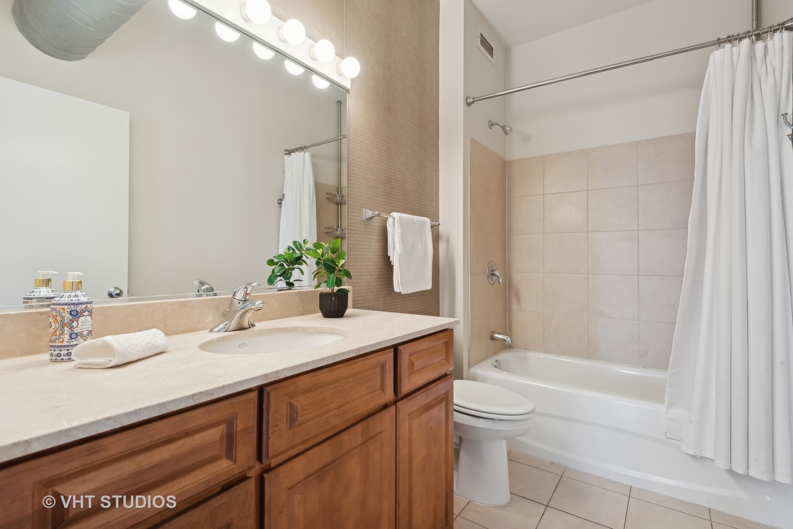 1200 West Monroe Street, Unit 720 Chicago, IL 60607 - Photo 19 of 22 Gallery Image 19