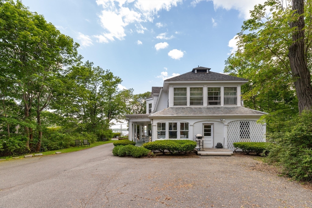 28 Eastern Point Road Gloucester, MA 01930 - Photo 4 of 38