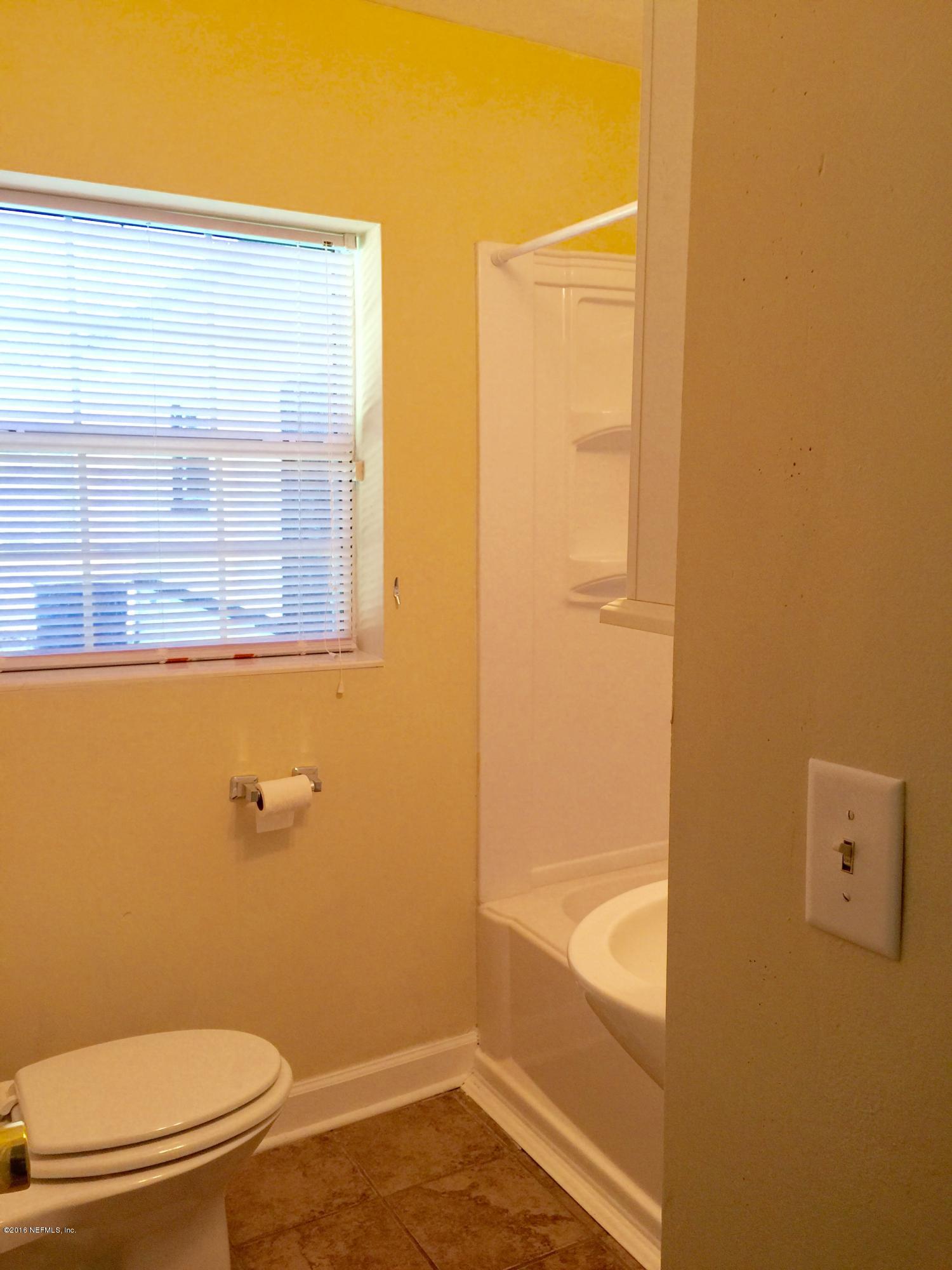 2544 Springmont Street Jacksonville, FL 32207 - Photo 14 of 23 Bathroom