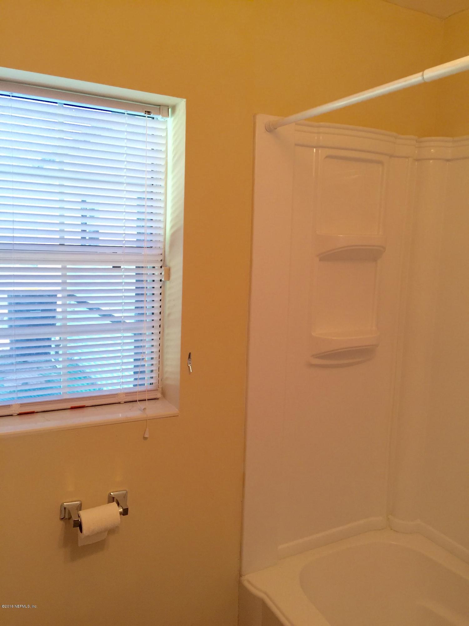 2544 Springmont Street Jacksonville, FL 32207 - Photo 15 of 23 Bathroom