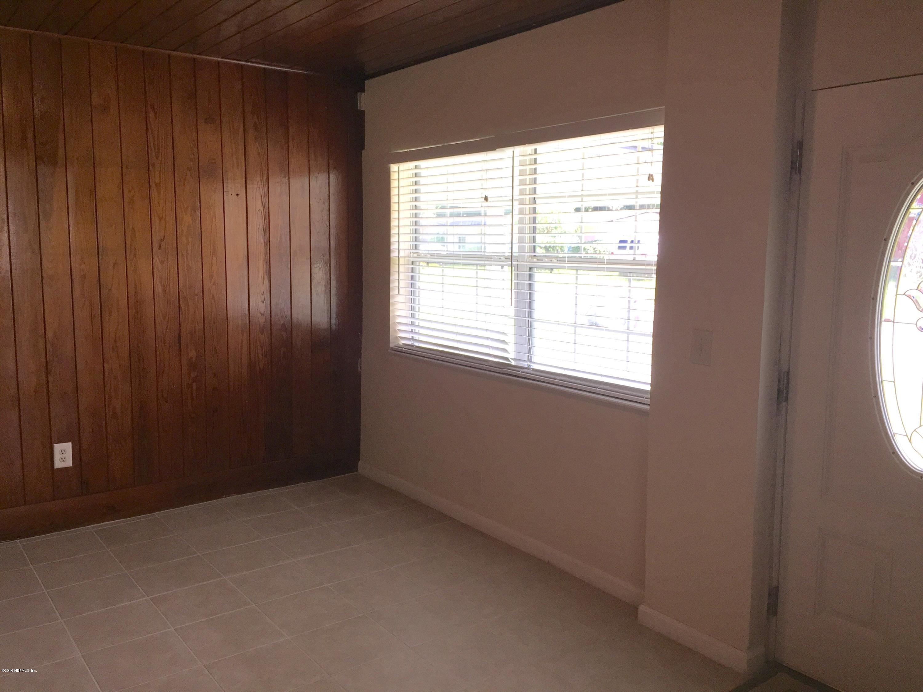 2544 Springmont Street Jacksonville, FL 32207 - Photo 3 of 23 Living Room