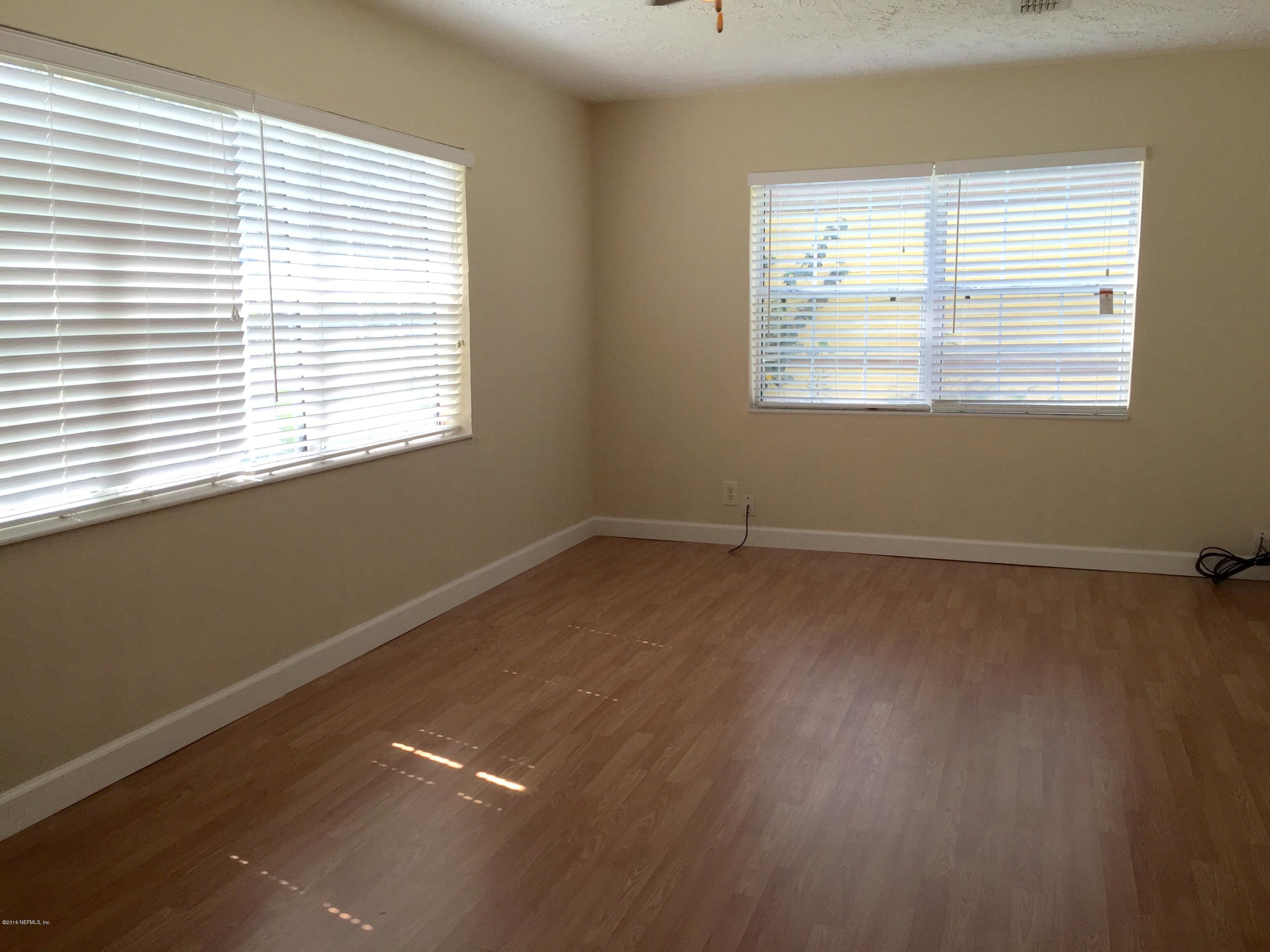 2544 Springmont Street Jacksonville, FL 32207 - Photo 5 of 23 Family Room