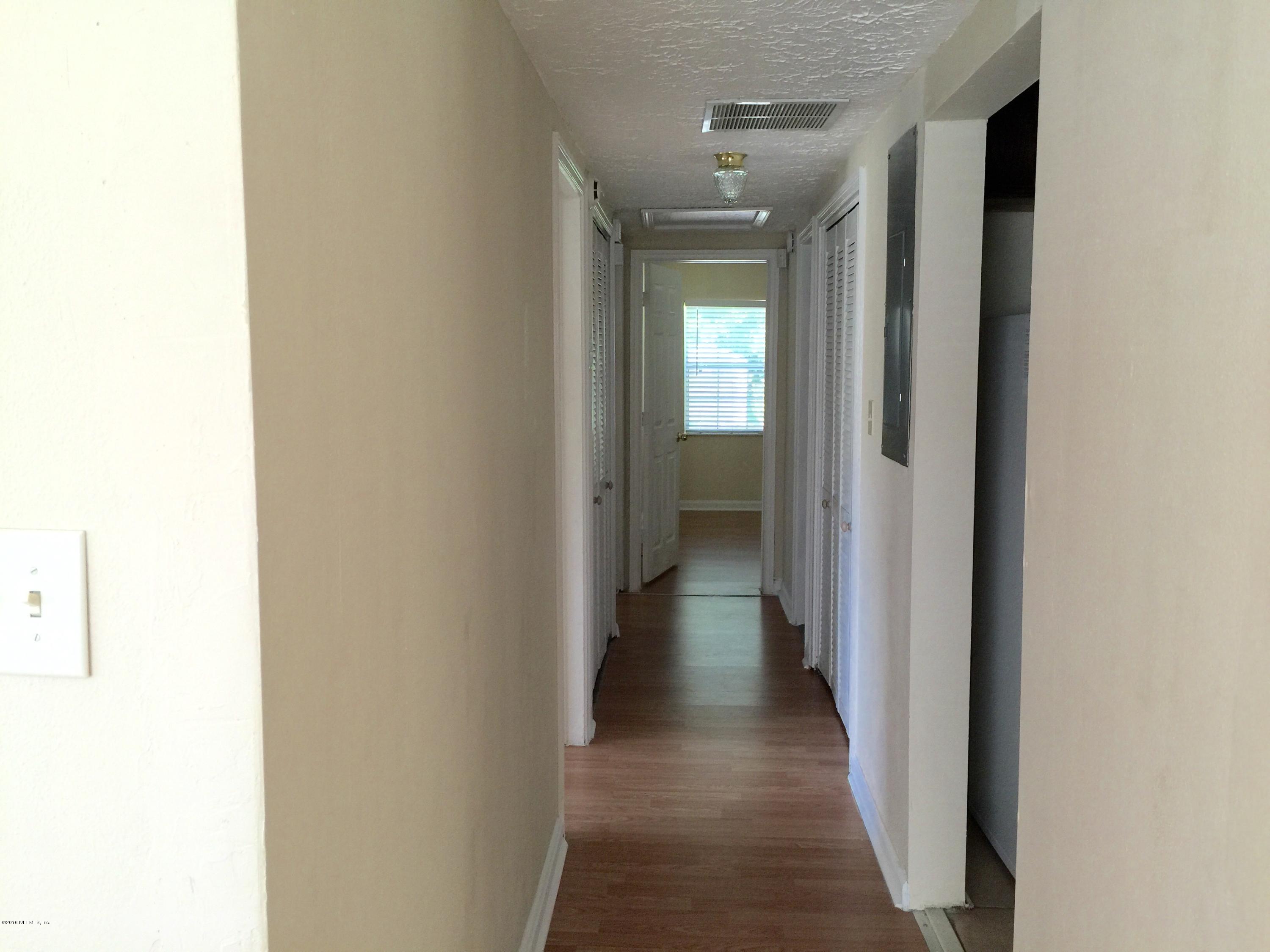 2544 Springmont Street Jacksonville, FL 32207 - Photo 6 of 23 Hallway
