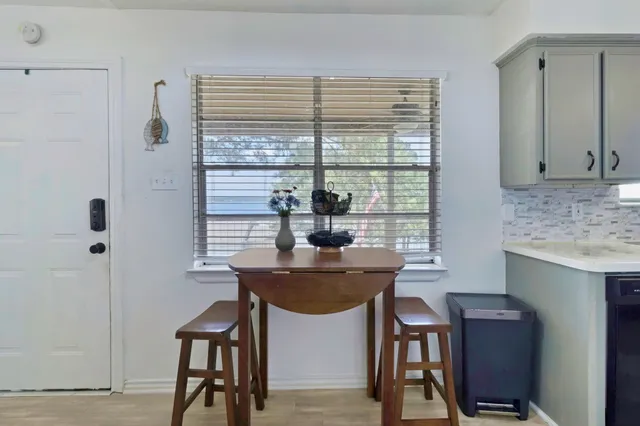 $325,000 | 311 Harbor Drive, Onalaska, TX 77360