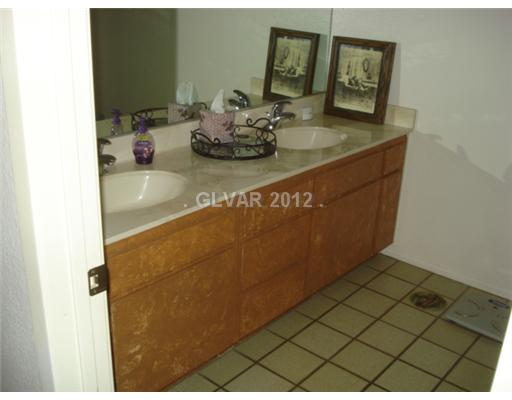 6862 Baile Road Las Vegas, NV 89146 - Photo 14 of 19 Bathroom.