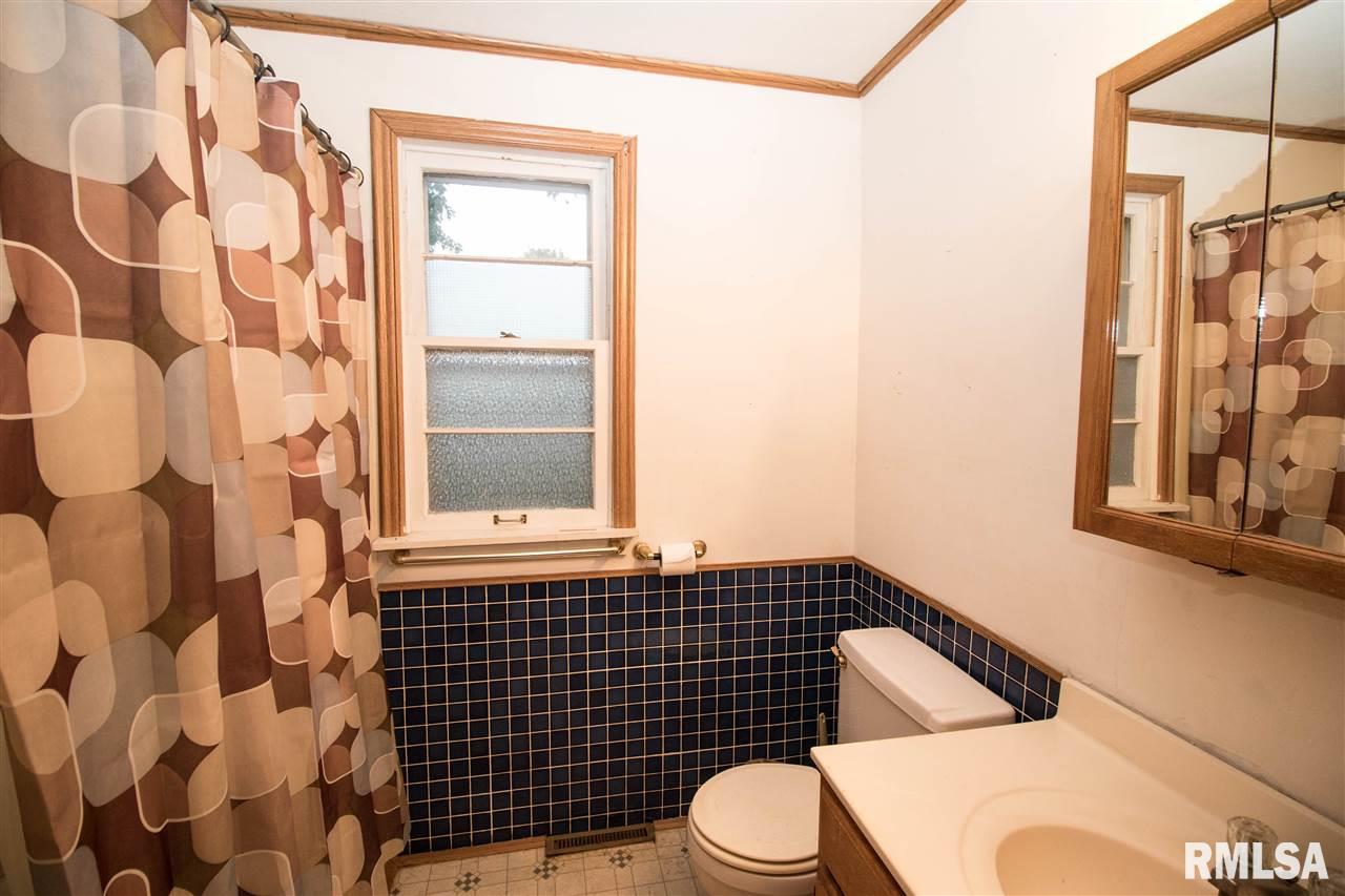 112 Esser Street Washington, IL 61571 - Photo 6 of 11 Gallery Image 6