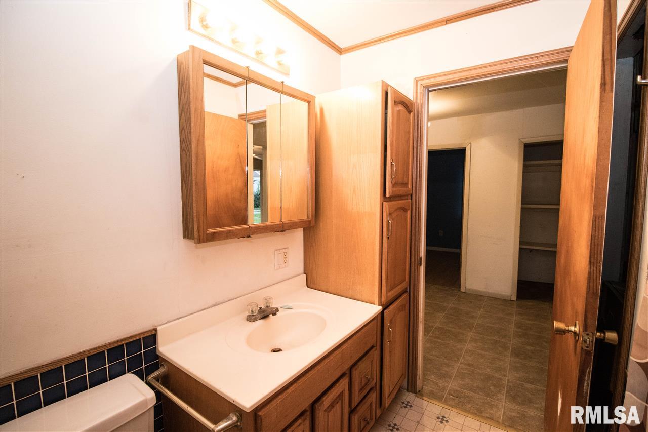 112 Esser Street Washington, IL 61571 - Photo 7 of 11 Gallery Image 7