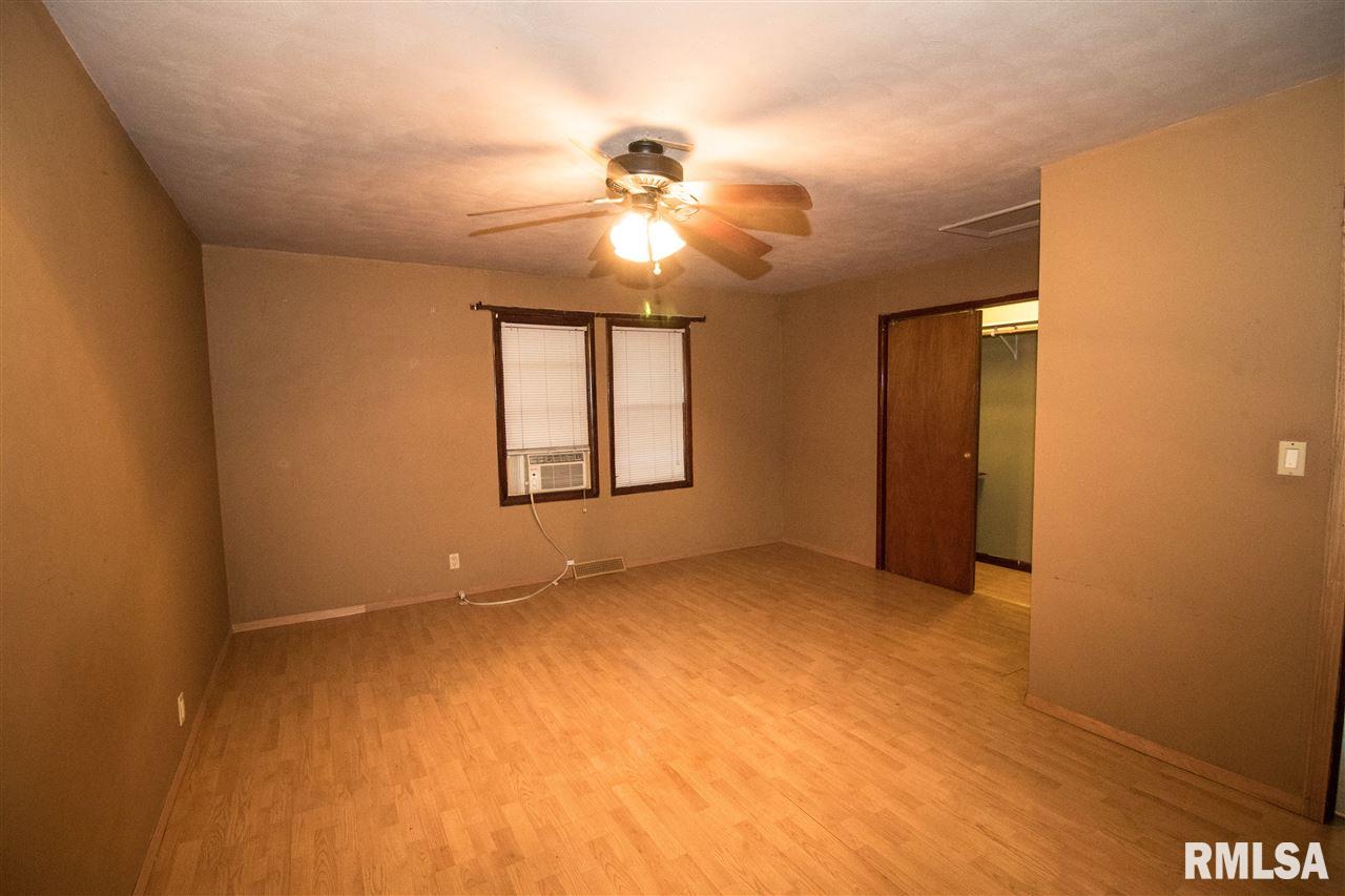 112 Esser Street Washington, IL 61571 - Photo 8 of 11 Gallery Image 8