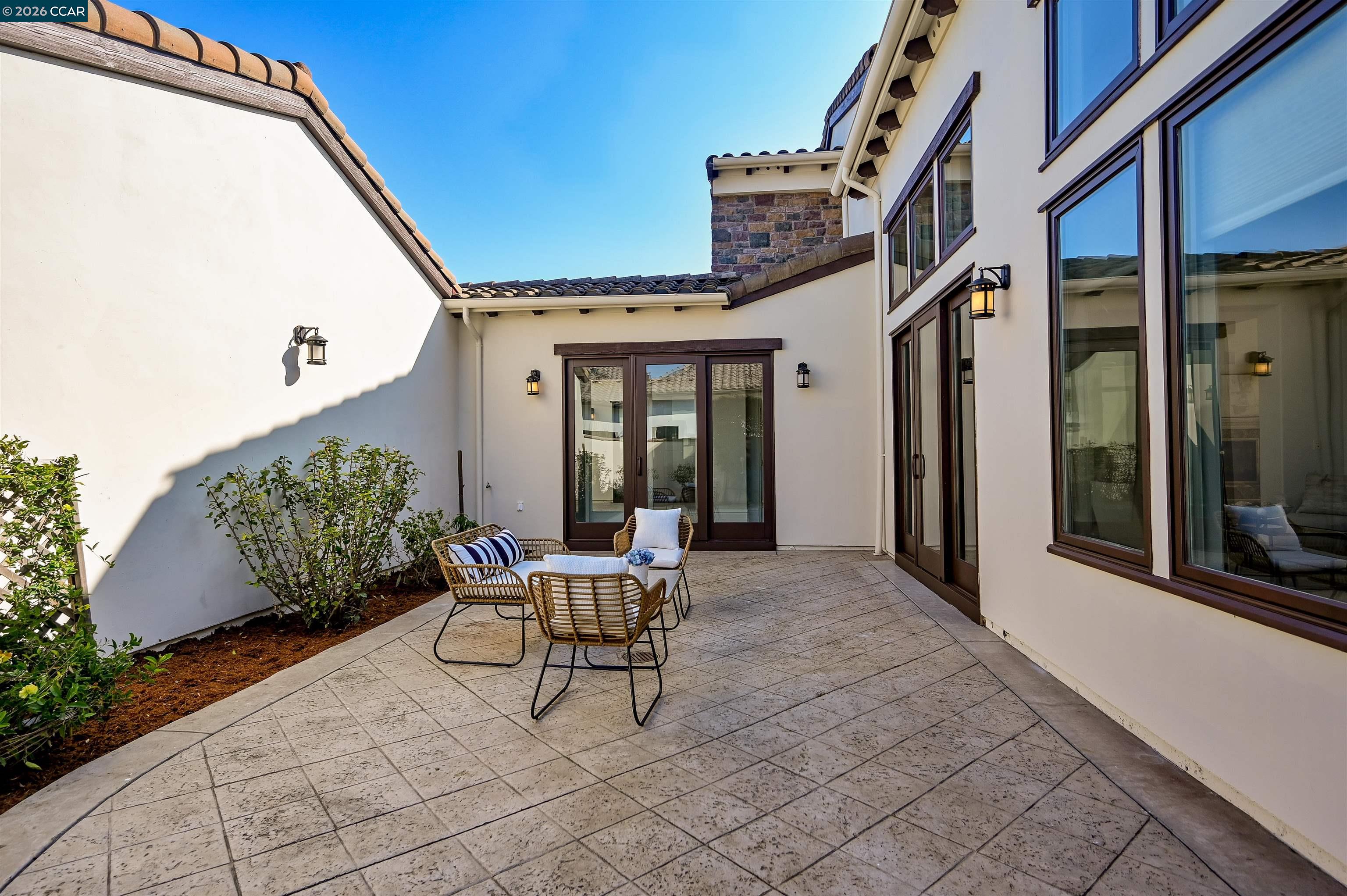 6010 Kolb Ranch Drive Pleasanton, CA 94588 - Photo 9 of 60