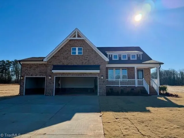 $588,000 | 5600 Penguin Drive, Summerfield, NC 27358