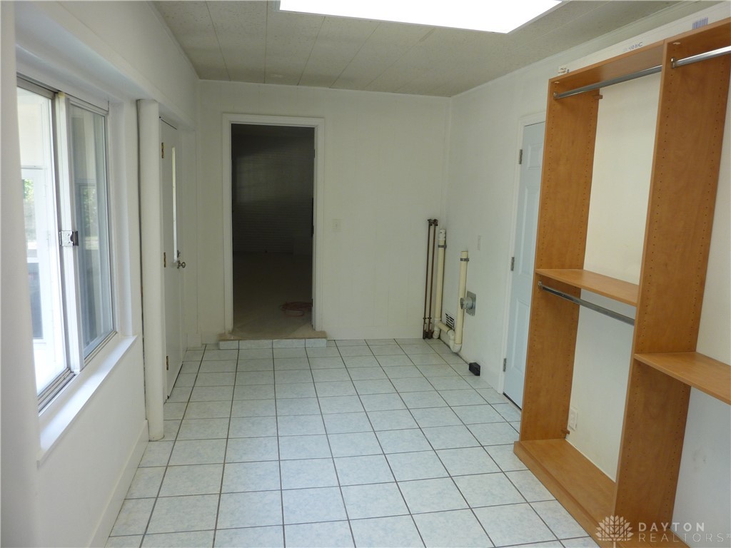 729 Brookfield Road Kettering, OH 45429 - Photo 20 of 30 Laundry room
