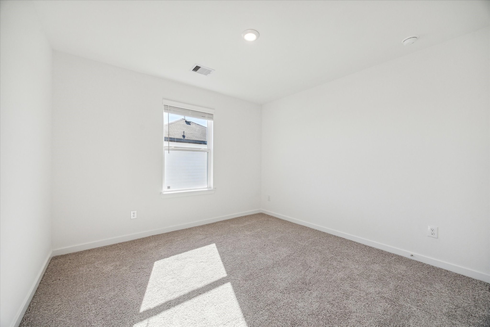 3926 Glory Grn Drive Brookshire, TX 77423 - Photo 18 of 21 an empty room with a window