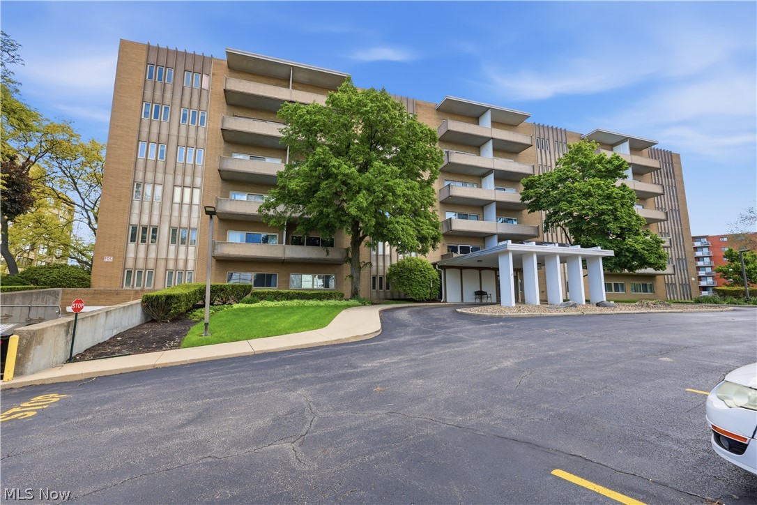 3167 Linden Road, Unit 201 Rocky River, OH 44116 - Photo 1 of 23