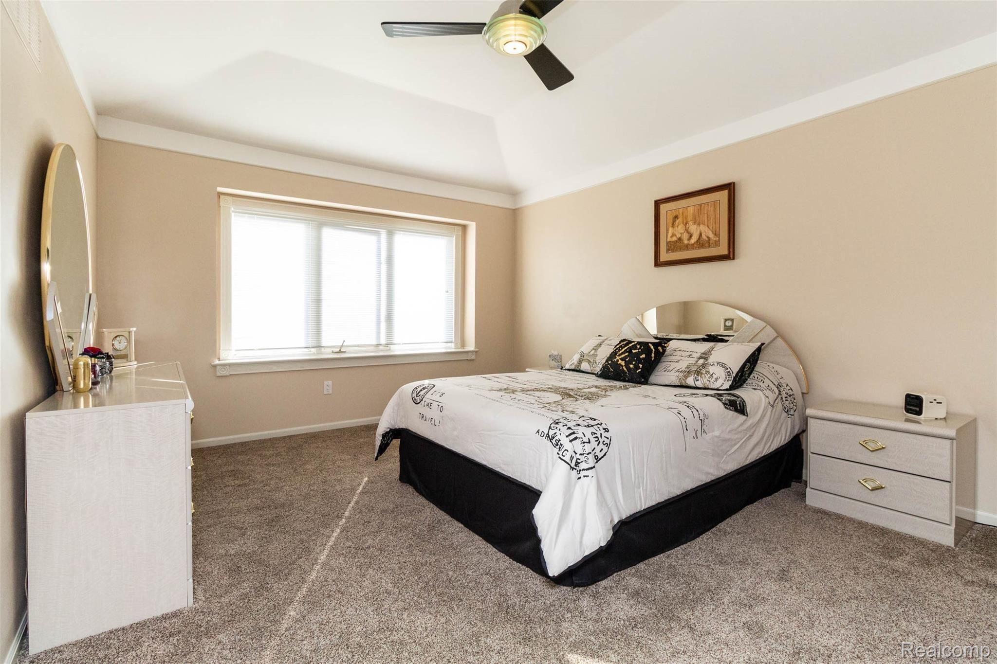 3878 Donaldson Road Rochester, MI 48307 - Photo 20 of 41 31.jpg